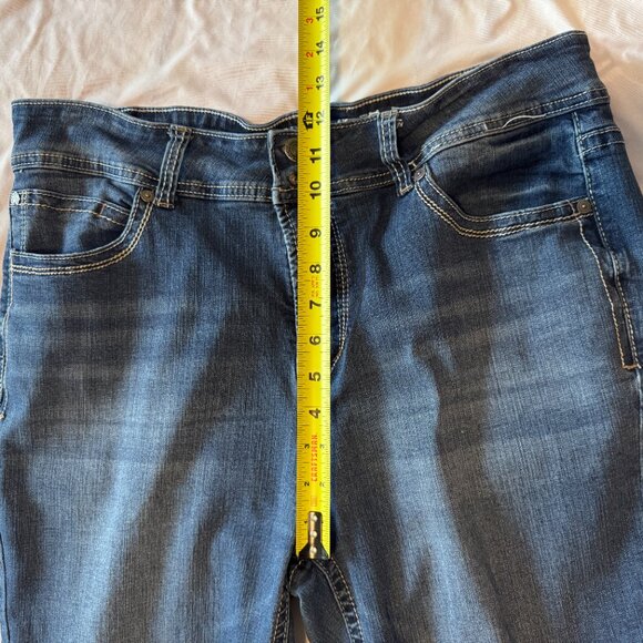 Wallflower Luscious Curvy Fit Bootcut Size 14 Plus Long EUC - Picture 2 of 8